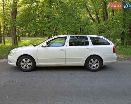 Шкода Октавия 2012 в Ирпене на Automoto.ua Белый Шкода Октавия, объемом двигателя 1.6 л и пробегом 245 тыс. км за 9000 $, фото 1 на Automoto.ua