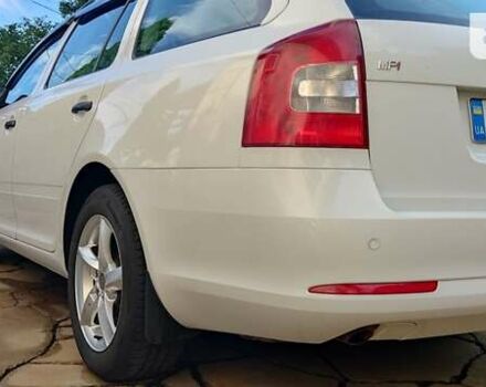 Белый Шкода Октавия, объемом двигателя 1.6 л и пробегом 374 тыс. км за 6900 $, фото 5 на Automoto.ua