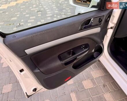 Белый Шкода Октавия, объемом двигателя 1.2 л и пробегом 167 тыс. км за 6999 $, фото 50 на Automoto.ua