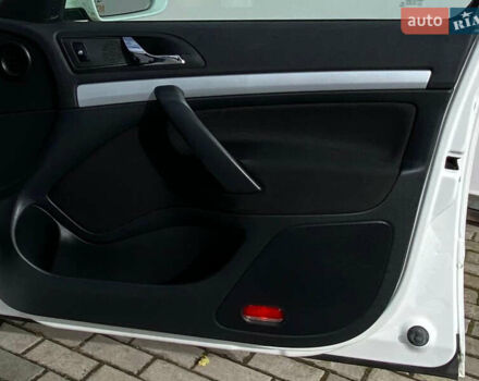 Белый Шкода Октавия, объемом двигателя 1.6 л и пробегом 238 тыс. км за 8200 $, фото 19 на Automoto.ua