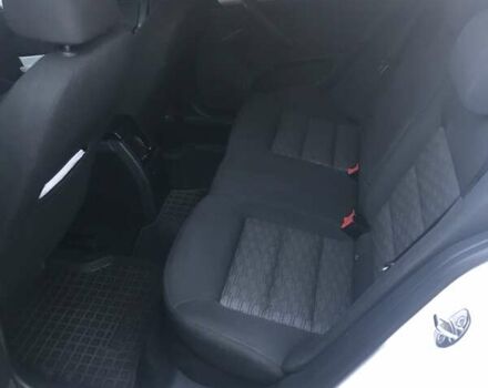 Белый Шкода Октавия, объемом двигателя 1.8 л и пробегом 193 тыс. км за 8000 $, фото 2 на Automoto.ua