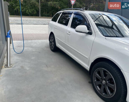 Білий Шкода Октавія, об'ємом двигуна 1.8 л та пробігом 228 тис. км за 8800 $, фото 14 на Automoto.ua