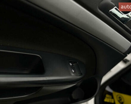 Белый Шкода Октавия, объемом двигателя 1.6 л и пробегом 260 тыс. км за 8800 $, фото 19 на Automoto.ua