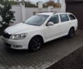 Шкода Октавия 2012 в Измаиле на Automoto.ua Белый Шкода Октавия, объемом двигателя 1.6 л и пробегом 252 тыс. км за 7600 $, фото 1 на Automoto.ua