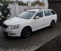 Шкода Октавия 2012 в Измаиле на Automoto.ua Белый Шкода Октавия, объемом двигателя 1.6 л и пробегом 252 тыс. км за 7600 $, фото 1 на Automoto.ua