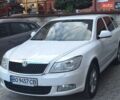 Білий Шкода Октавія, об'ємом двигуна 2 л та пробігом 128 тис. км за 7800 $, фото 1 на Automoto.ua