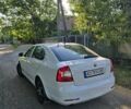Белый Шкода Октавия, объемом двигателя 1.6 л и пробегом 260 тыс. км за 8600 $, фото 3 на Automoto.ua