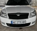 Белый Шкода Октавия, объемом двигателя 1.6 л и пробегом 200 тыс. км за 9300 $, фото 1 на Automoto.ua