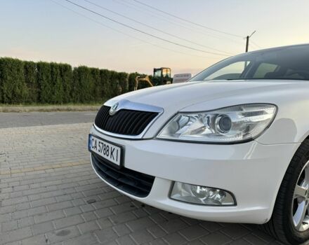 Белый Шкода Октавия, объемом двигателя 1.8 л и пробегом 252 тыс. км за 6966 $, фото 1 на Automoto.ua