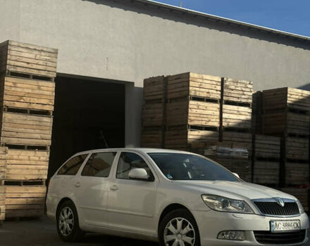 Белый Шкода Октавия, объемом двигателя 1.99 л и пробегом 413 тыс. км за 9250 $, фото 2 на Automoto.ua