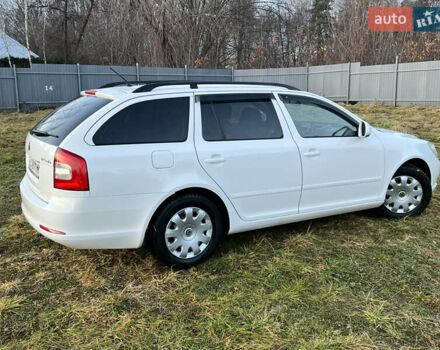 Білий Шкода Октавія, об'ємом двигуна 1.6 л та пробігом 257 тис. км за 7999 $, фото 16 на Automoto.ua