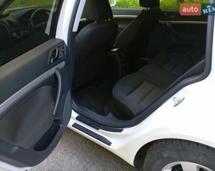 Шкода Октавия 2012 в Ирпене на Automoto.ua Белый Шкода Октавия, объемом двигателя 1.6 л и пробегом 245 тыс. км за 9000 $, фото 5 на Automoto.ua