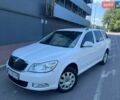 Білий Шкода Октавія, об'ємом двигуна 1.6 л та пробігом 237 тис. км за 7800 $, фото 1 на Automoto.ua