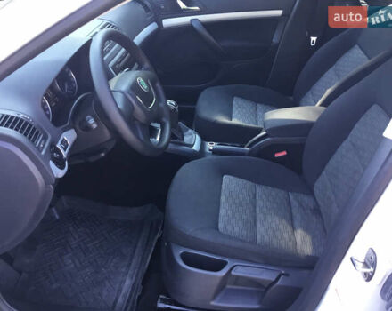 Білий Шкода Октавія, об'ємом двигуна 1.6 л та пробігом 282 тис. км за 7200 $, фото 10 на Automoto.ua