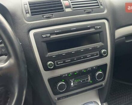 Белый Шкода Октавия, объемом двигателя 2 л и пробегом 350 тыс. км за 8500 $, фото 29 на Automoto.ua