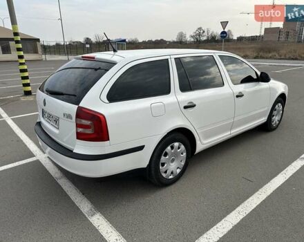 Білий Шкода Октавія, об'ємом двигуна 1.6 л та пробігом 280 тис. км за 5700 $, фото 4 на Automoto.ua