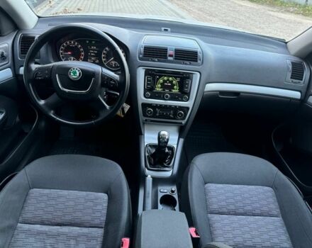 Білий Шкода Октавія, об'ємом двигуна 1.6 л та пробігом 267 тис. км за 7950 $, фото 4 на Automoto.ua
