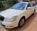 Білий Шкода Октавія, об'ємом двигуна 1.6 л та пробігом 150 тис. км за 8000 $, фото 1 на Automoto.ua