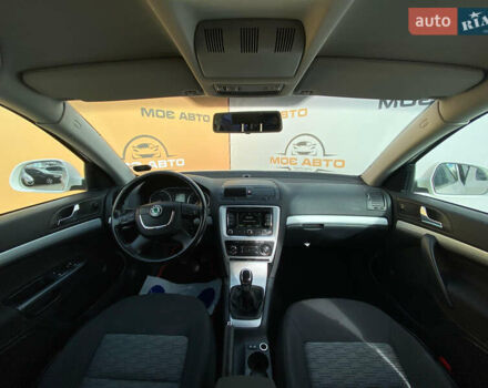 Белый Шкода Октавия, объемом двигателя 1.6 л и пробегом 238 тыс. км за 8200 $, фото 8 на Automoto.ua