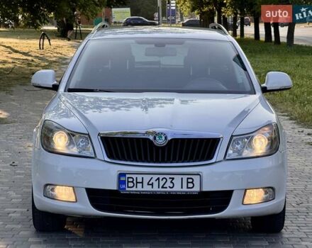 Белый Шкода Октавия, объемом двигателя 1.2 л и пробегом 167 тыс. км за 6999 $, фото 3 на Automoto.ua