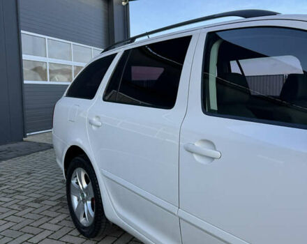 Белый Шкода Октавия, объемом двигателя 1.97 л и пробегом 256 тыс. км за 8550 $, фото 2 на Automoto.ua