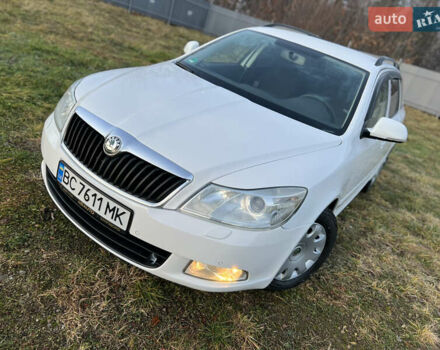 Білий Шкода Октавія, об'ємом двигуна 1.6 л та пробігом 257 тис. км за 7999 $, фото 9 на Automoto.ua
