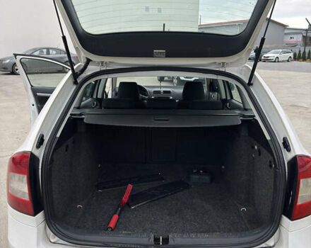 Белый Шкода Октавия, объемом двигателя 1.4 л и пробегом 223 тыс. км за 7500 $, фото 9 на Automoto.ua