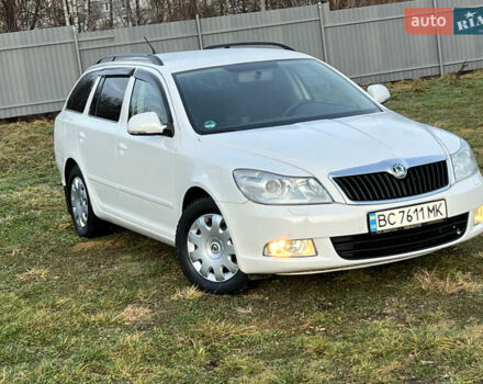 Білий Шкода Октавія, об'ємом двигуна 1.6 л та пробігом 257 тис. км за 7999 $, фото 2 на Automoto.ua