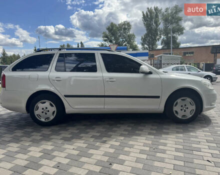 Белый Шкода Октавия, объемом двигателя 1.6 л и пробегом 270 тыс. км за 5999 $, фото 5 на Automoto.ua
