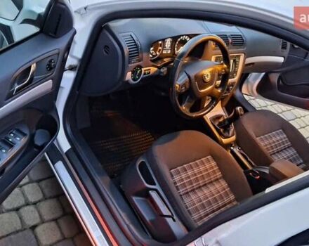 Білий Шкода Октавія, об'ємом двигуна 1.39 л та пробігом 197 тис. км за 7650 $, фото 35 на Automoto.ua