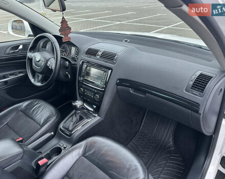 Белый Шкода Октавия, объемом двигателя 2 л и пробегом 239 тыс. км за 11900 $, фото 38 на Automoto.ua