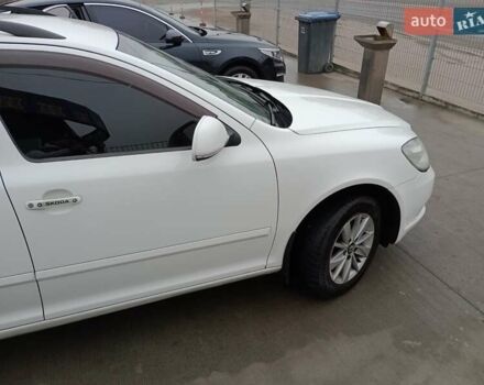 Белый Шкода Октавия, объемом двигателя 1.8 л и пробегом 254 тыс. км за 8200 $, фото 1 на Automoto.ua