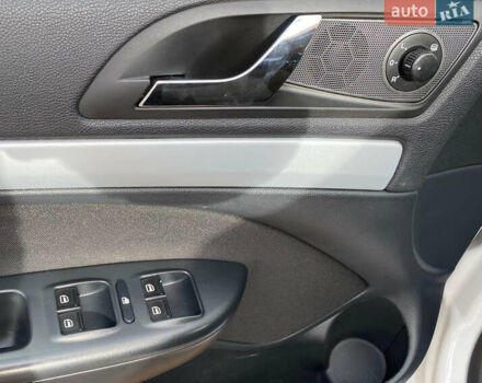 Белый Шкода Октавия, объемом двигателя 1.6 л и пробегом 238 тыс. км за 8200 $, фото 13 на Automoto.ua