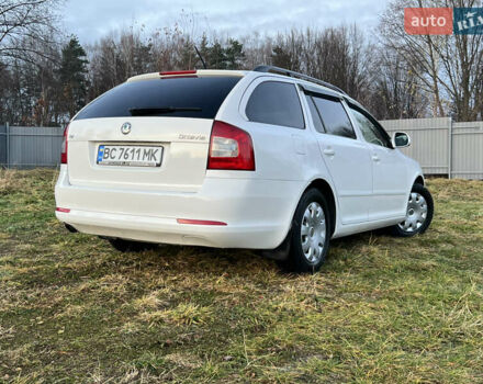 Білий Шкода Октавія, об'ємом двигуна 1.6 л та пробігом 257 тис. км за 7999 $, фото 17 на Automoto.ua