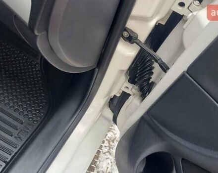 Белый Шкода Октавия, объемом двигателя 2 л и пробегом 350 тыс. км за 8500 $, фото 23 на Automoto.ua