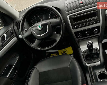 Белый Шкода Октавия, объемом двигателя 1.6 л и пробегом 260 тыс. км за 8800 $, фото 12 на Automoto.ua