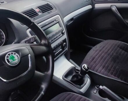 Шкода Октавія 2012 у Измаиле на Automoto.ua Білий Шкода Октавія, об'ємом двигуна 1.6 л та пробігом 252 тис. км за 7600 $, фото 5 на Automoto.ua