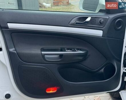 Білий Шкода Октавія, об'ємом двигуна 1.6 л та пробігом 267 тис. км за 7950 $, фото 11 на Automoto.ua