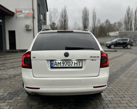 Білий Шкода Октавія, об'ємом двигуна 2 л та пробігом 362 тис. км за 8888 $, фото 7 на Automoto.ua