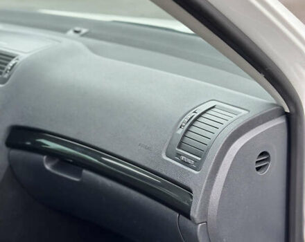 Белый Шкода Октавия, объемом двигателя 2 л и пробегом 217 тыс. км за 9999 $, фото 47 на Automoto.ua