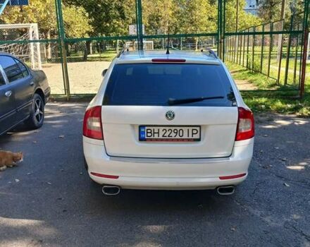 Белый Шкода Октавия, объемом двигателя 1.8 л и пробегом 130 тыс. км за 8000 $, фото 2 на Automoto.ua