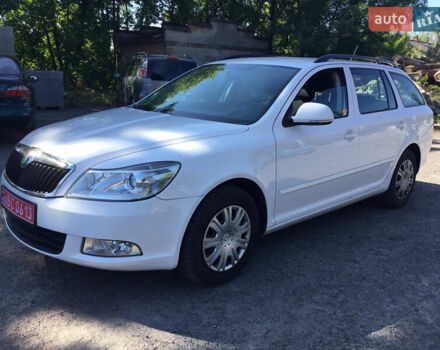 Білий Шкода Октавія, об'ємом двигуна 1.6 л та пробігом 282 тис. км за 7200 $, фото 1 на Automoto.ua