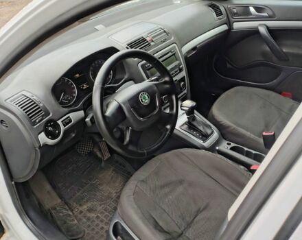 Білий Шкода Октавія, об'ємом двигуна 1.6 л та пробігом 500 тис. км за 5800 $, фото 6 на Automoto.ua