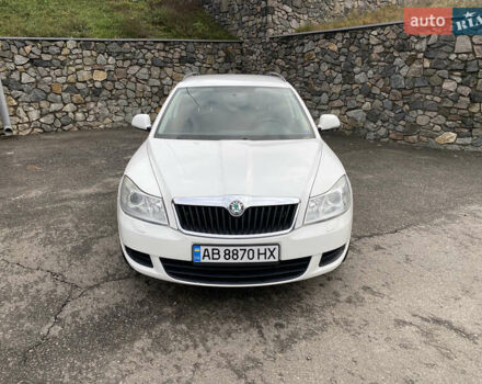 Белый Шкода Октавия, объемом двигателя 1.6 л и пробегом 239 тыс. км за 8650 $, фото 3 на Automoto.ua