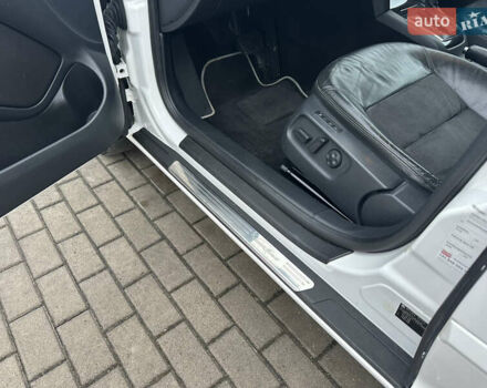 Белый Шкода Октавия, объемом двигателя 2 л и пробегом 239 тыс. км за 11900 $, фото 20 на Automoto.ua