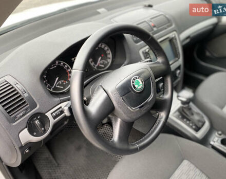 Белый Шкода Октавия, объемом двигателя 1.6 л и пробегом 239 тыс. км за 8650 $, фото 10 на Automoto.ua