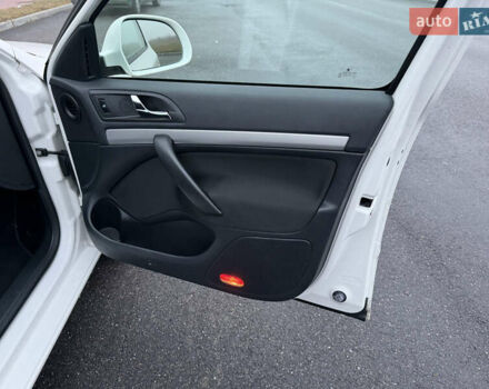 Белый Шкода Октавия, объемом двигателя 1.4 л и пробегом 179 тыс. км за 8555 $, фото 58 на Automoto.ua