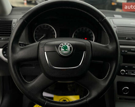 Белый Шкода Октавия, объемом двигателя 1.6 л и пробегом 260 тыс. км за 8800 $, фото 8 на Automoto.ua