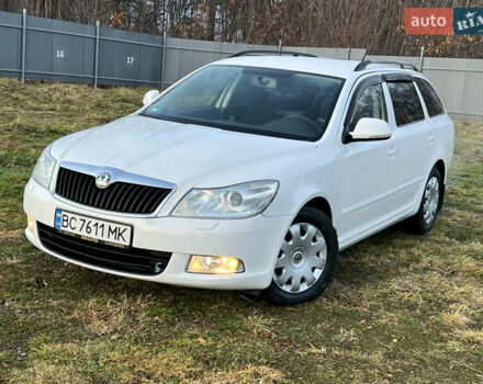 Білий Шкода Октавія, об'ємом двигуна 1.6 л та пробігом 257 тис. км за 7999 $, фото 7 на Automoto.ua