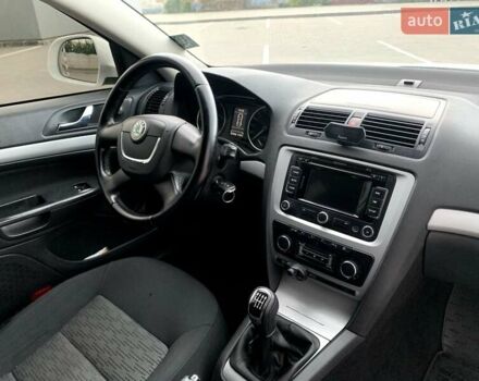 Белый Шкода Октавия, объемом двигателя 1.2 л и пробегом 188 тыс. км за 7100 $, фото 24 на Automoto.ua